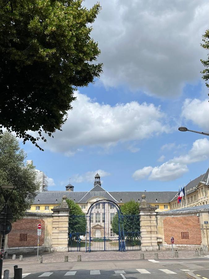 Le Flaubert, Appartement Et Parking En Centre Ville Rouen Buitenkant foto
